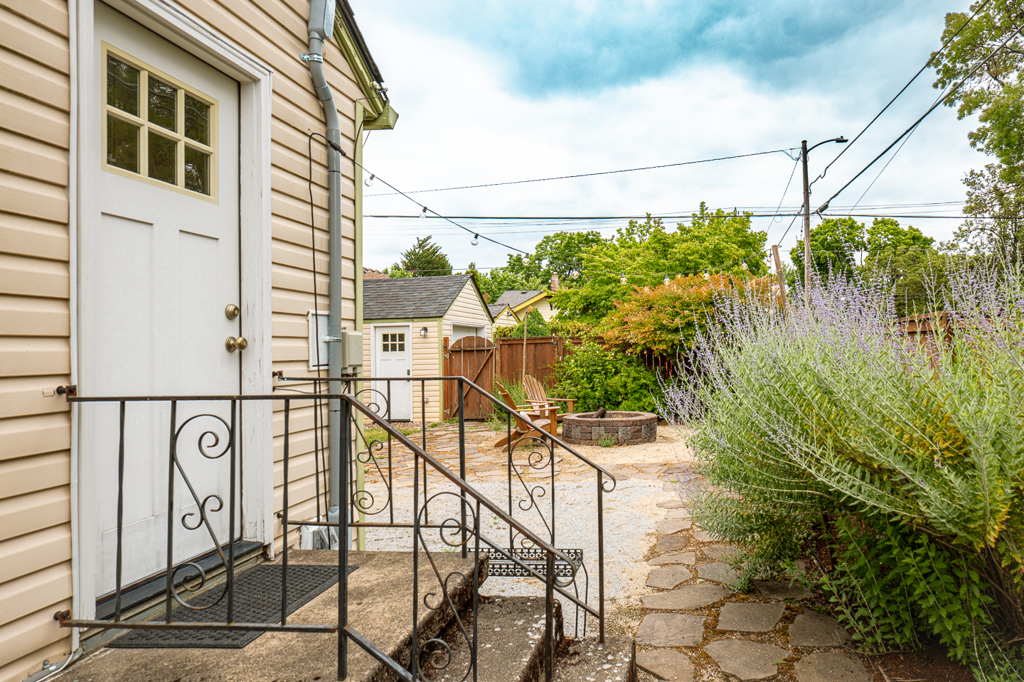 5806 NE 32nd Pl backyard